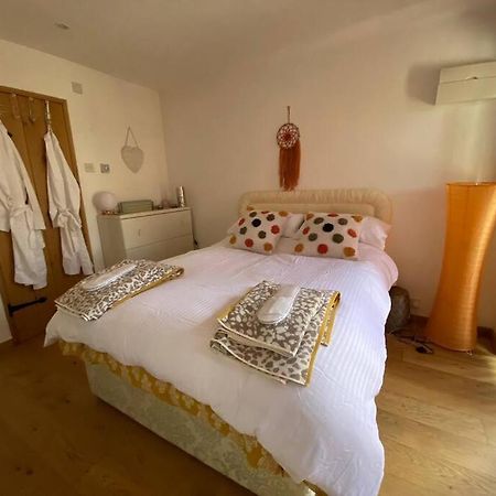 The Retreat, A Relaxing Getaway For Couples Leilighet Hambrook Eksteriør bilde