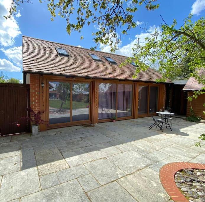 The Retreat, A Relaxing Getaway For Couples Leilighet Hambrook Eksteriør bilde