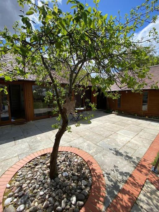 The Retreat, A Relaxing Getaway For Couples Leilighet Hambrook Eksteriør bilde